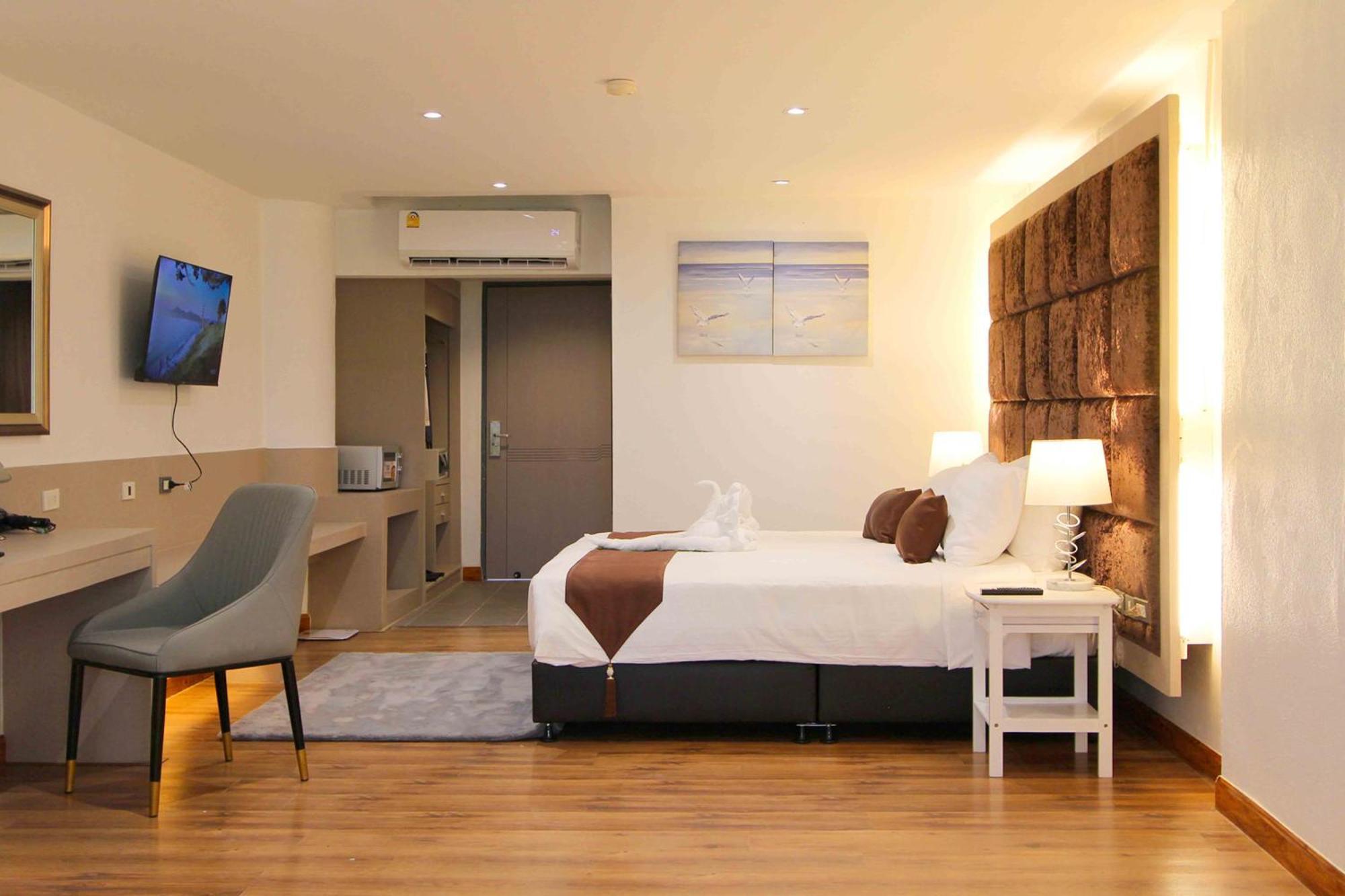 Pooh Beach Resort & Spa Pantai Jomtien Luaran gambar