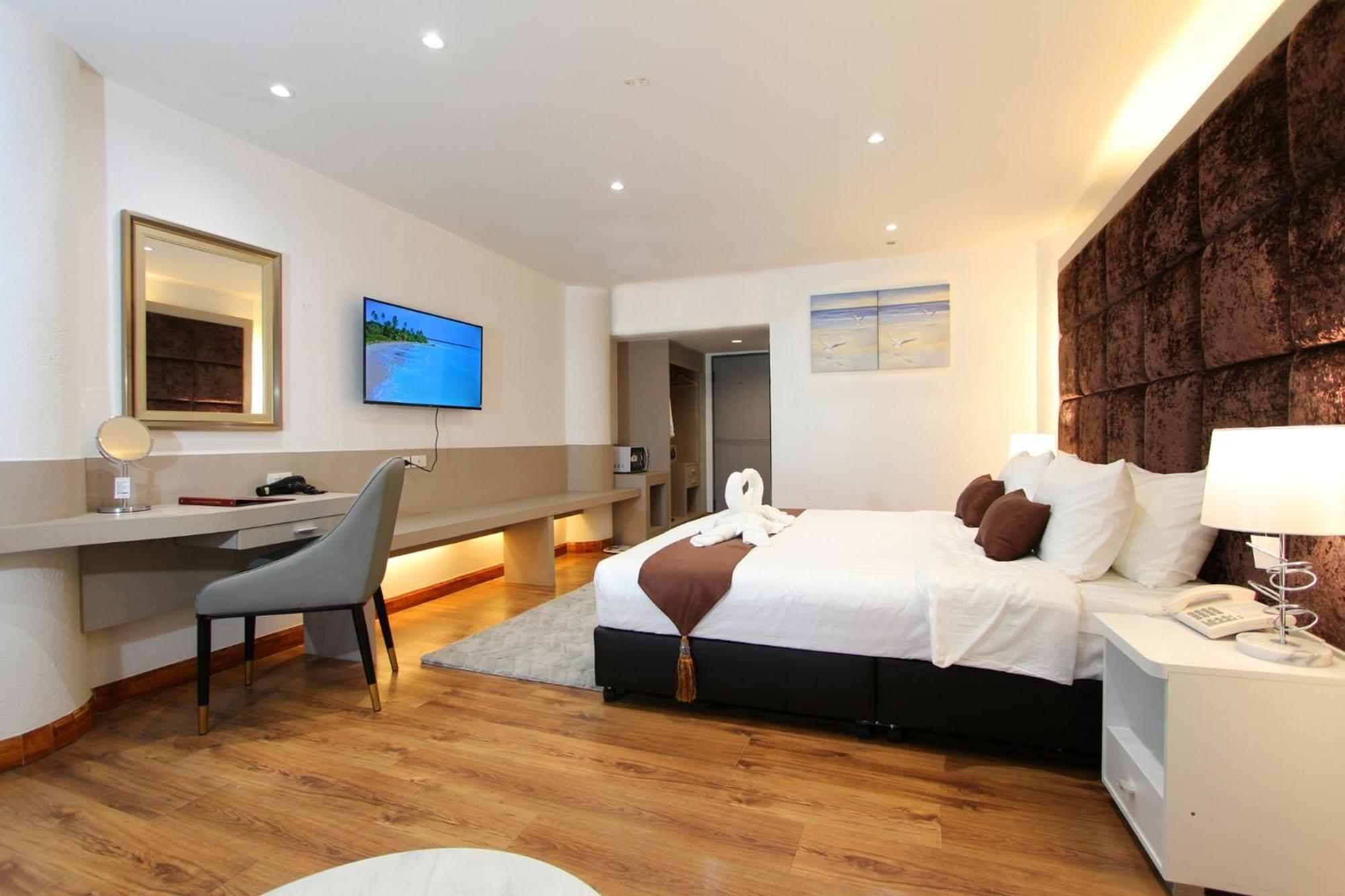 Pooh Beach Resort & Spa Pantai Jomtien Luaran gambar