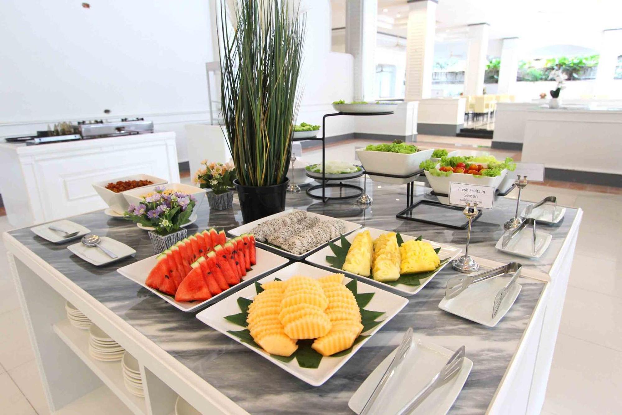 Pooh Beach Resort & Spa Pantai Jomtien Luaran gambar