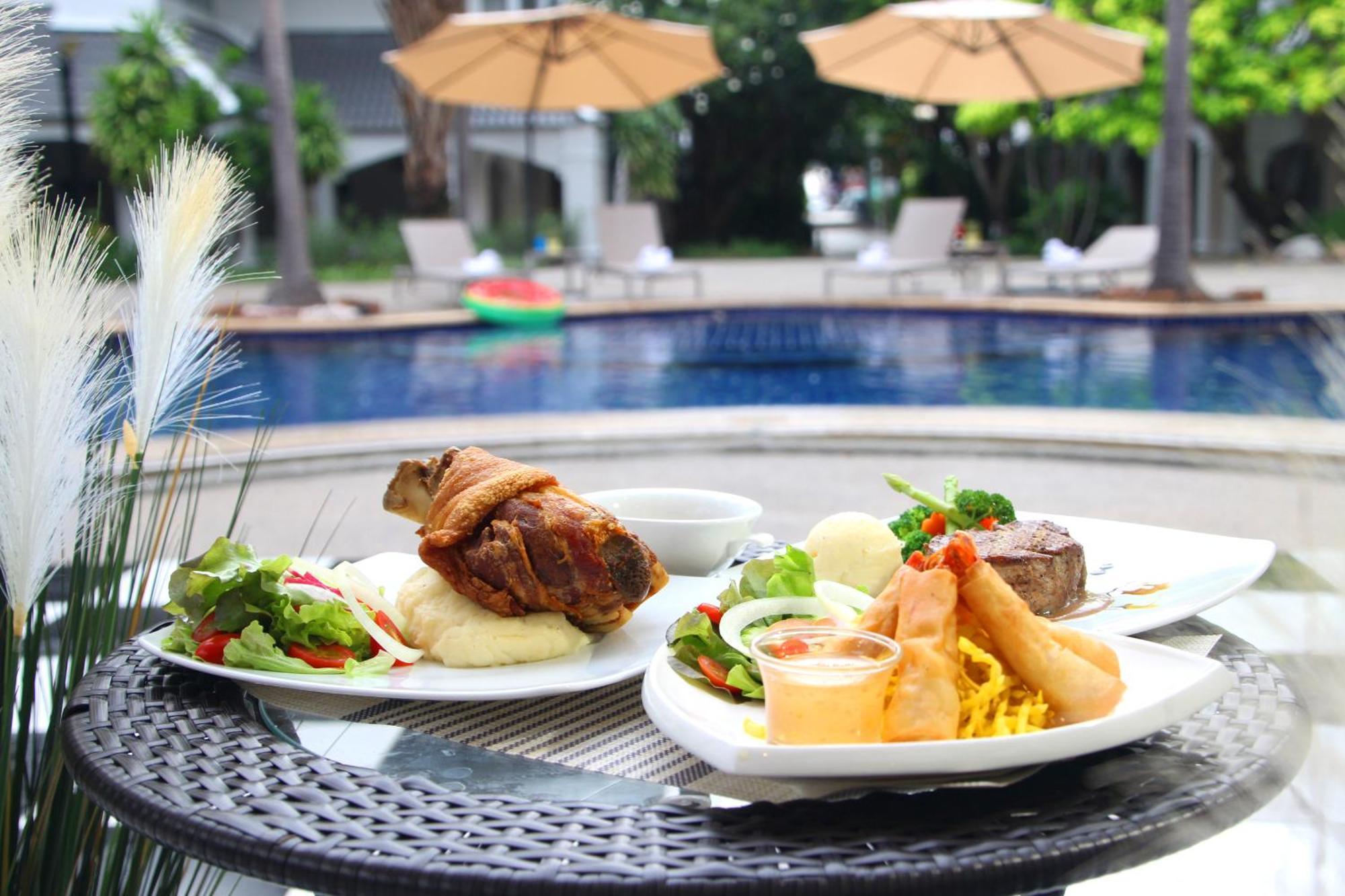 Pooh Beach Resort & Spa Pantai Jomtien Luaran gambar