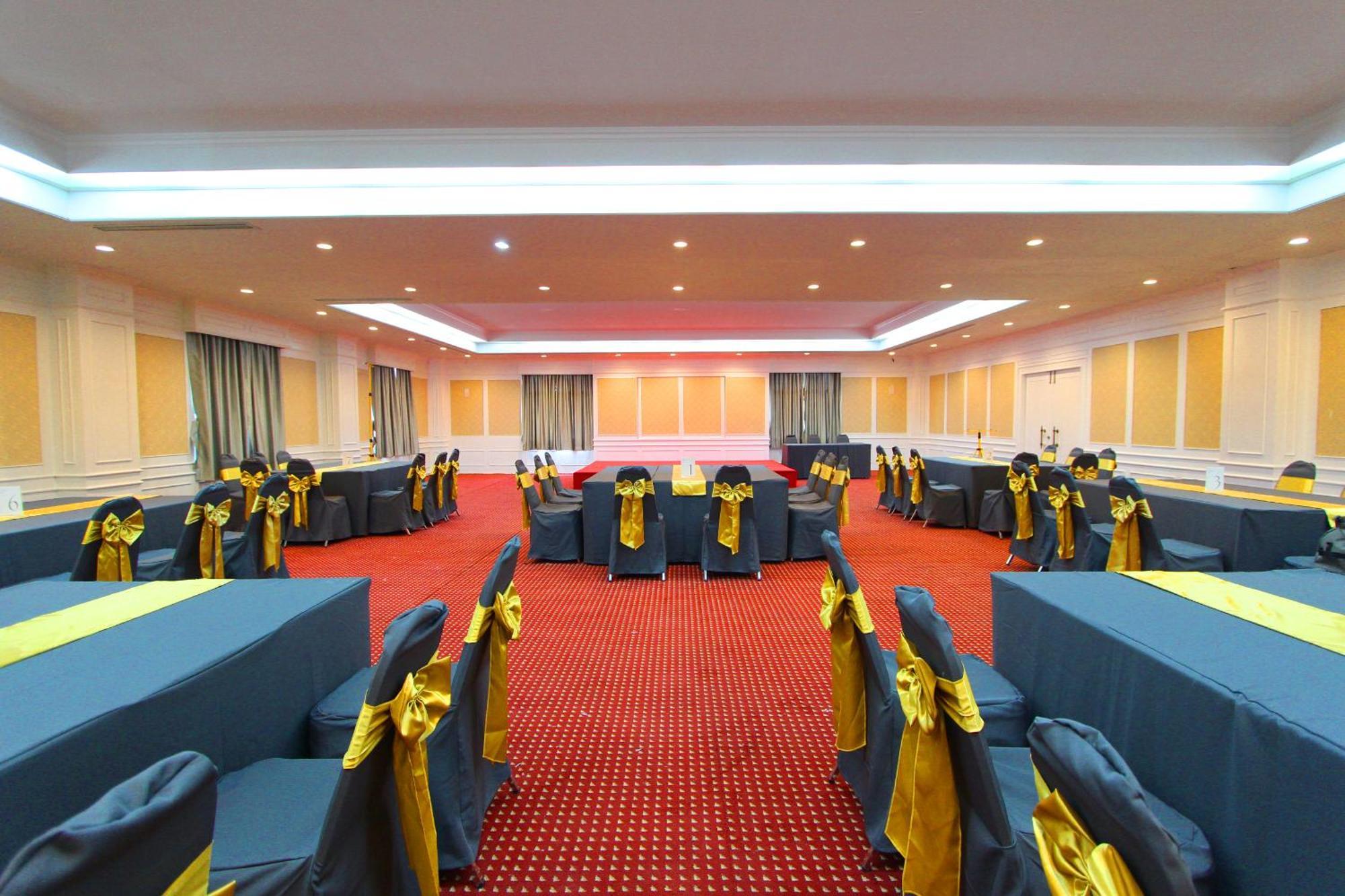 Pooh Beach Resort & Spa Pantai Jomtien Luaran gambar